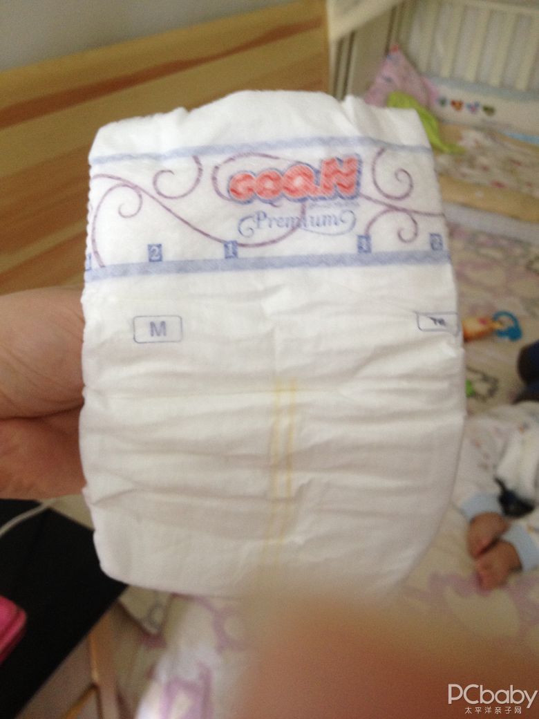 纸尿裤的材质一定要足够柔软才能让宝宝的皮肤不受伤害