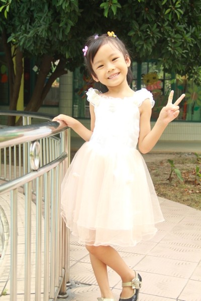 萌哒哒小美女桐桐-幼儿园生活照