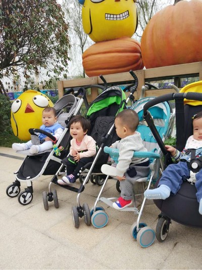 经常就是小区一群男孩子包围一两个女孩,那么