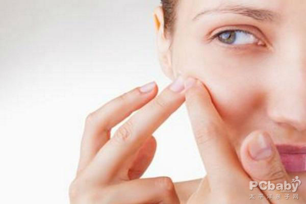 脸颊两侧老长痘痘怎么回事 还原完美无瑕肌肤