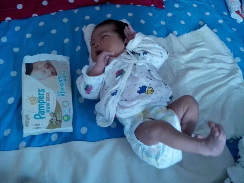 如何给新生儿清洗小屁屁 40122379_1414227558523.jpg